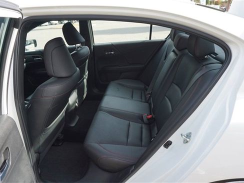 Used 2017 Honda Accord Sport Special Edition image 13