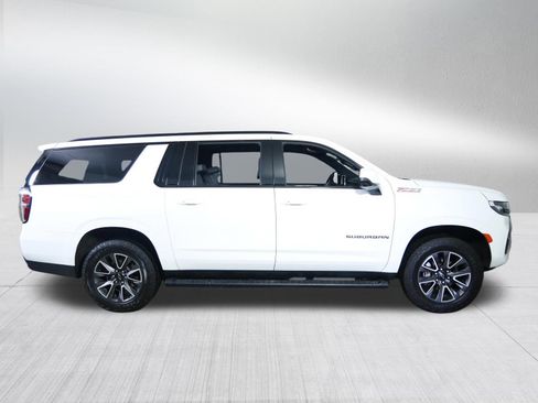 Certified 2024 Chevrolet Suburban Z71 w/ Z71 Off-Road Package AWD/4WD image 8