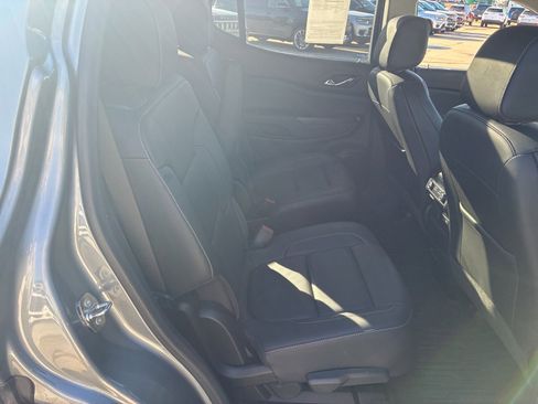 Used 2023 GMC Acadia SLT w/ LPO, Floor Liner Package image 22