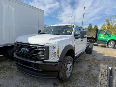 New 2026 Ford F550 4x4 Crew Cab image 1