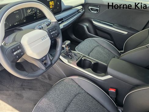 New 2025 Kia K4 GT-Line image 12