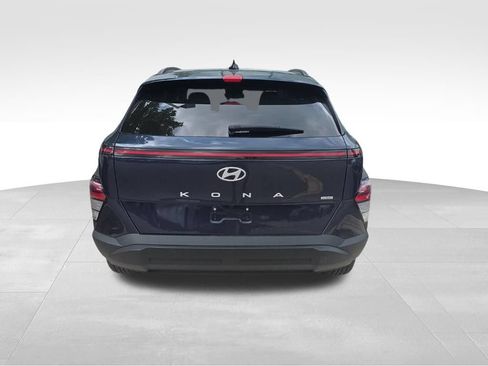 Used 2024 Hyundai Kona SEL w/ Convenience Package AWD/4WD image 4