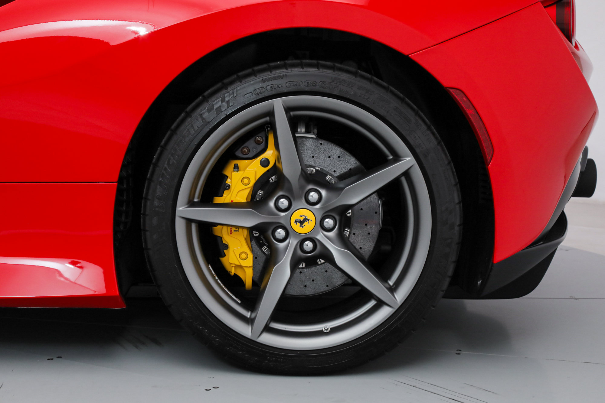 Certified 2023 Ferrari F8 Tributo RWD image 38