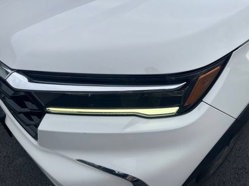 Used 2023 Honda Pilot Elite image 13