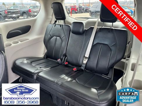 Used 2024 Chrysler Pacifica Touring-L image 10