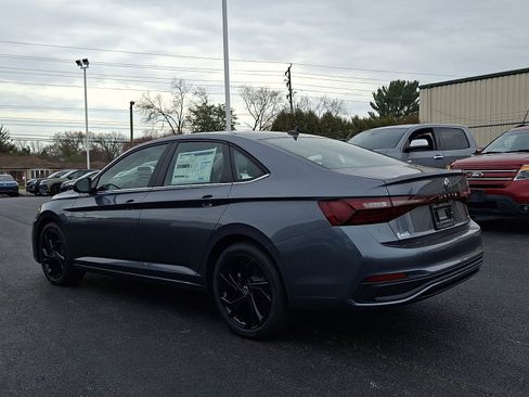 New 2026 Volkswagen Jetta SE FWD image 3
