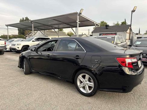 Used 2014 Toyota Camry SE image 4