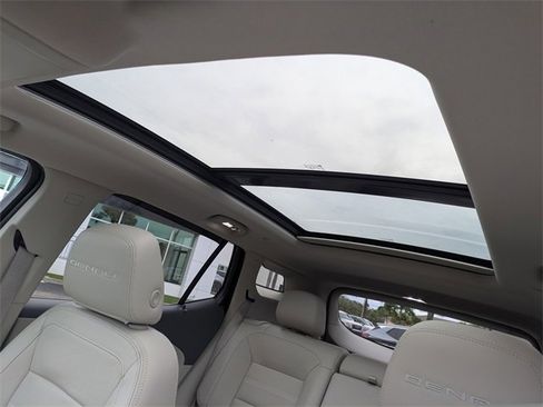 Used 2022 GMC Terrain Denali w/ Denali Premium Package image 25