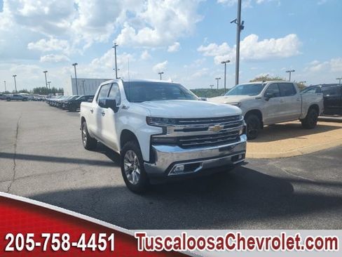 Used 2021 Chevrolet Silverado 1500 LTZ w/ Z71 Off-Road Package AWD/4WD image 4