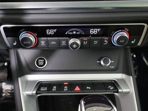 Used 2025 Audi Q3 2.0T Premium w/ Convenience Package image 6