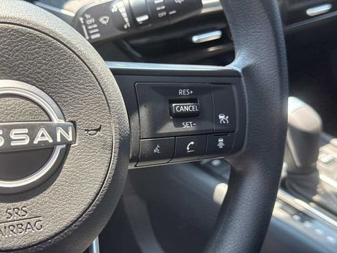 Used 2025 Nissan Kicks SV FWD image 27
