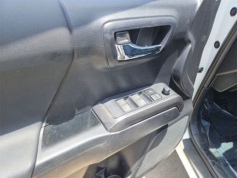 Used 2021 Toyota Tacoma TRD Off-Road w/ Technology Package image 16