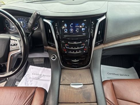 Used 2019 Cadillac Escalade Premium Luxury image 17