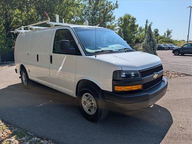 Used 2021 Chevrolet Express 3500 w/ Driver Convenience Package RWD image 7