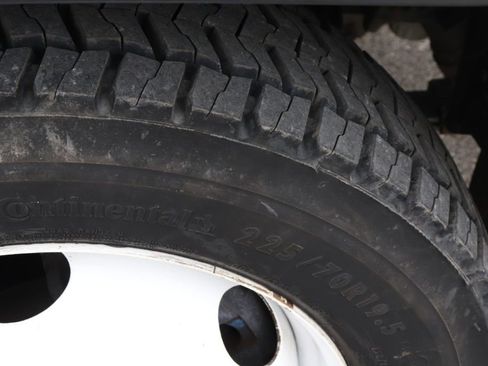 Used 2020 Isuzu NPR image 45