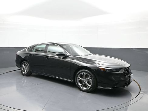 Used 2023 Honda Accord EX-L image 4