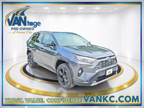 Used 2020 Toyota RAV4 XSE AWD/4WD image 3