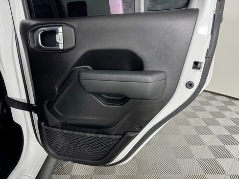 Used 2025 Jeep Gladiator Sport AWD/4WD image 26