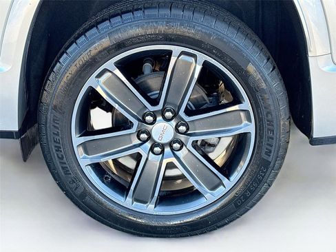 Used 2019 GMC Acadia Denali w/ Technology Package image 40