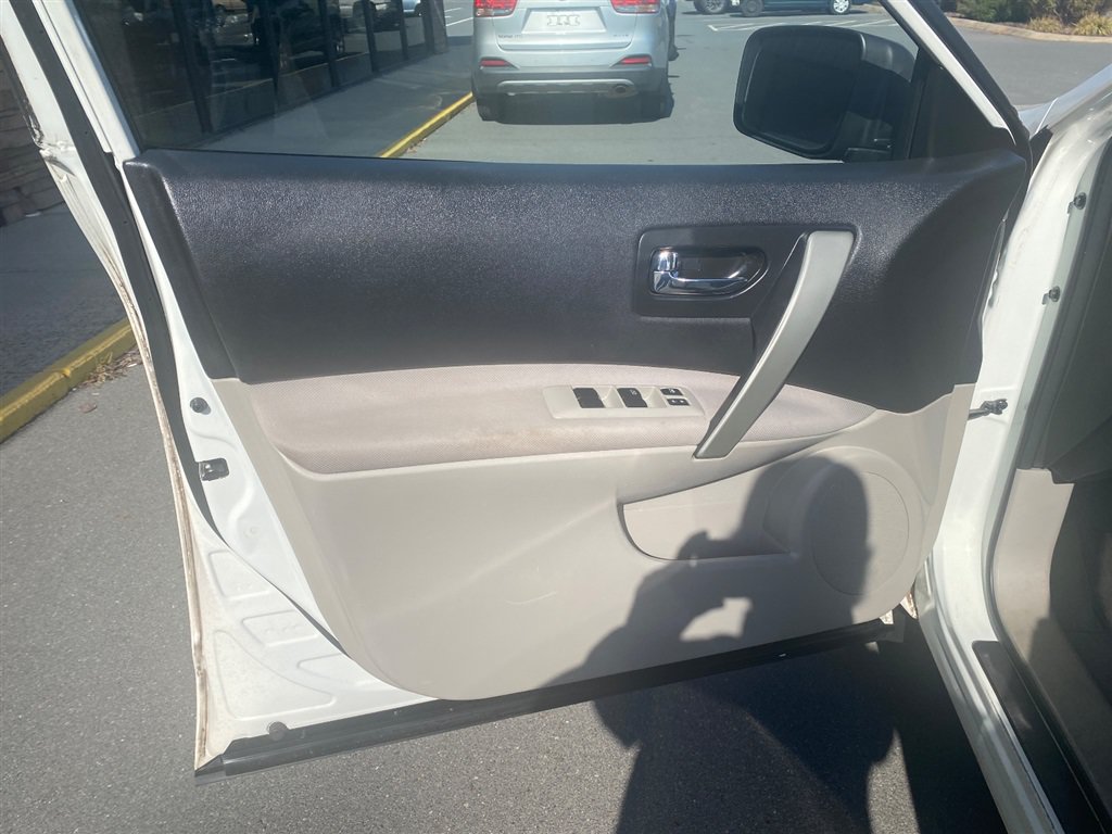 Used 2015 Nissan Rogue S w/ Convenience Package FWD image 8