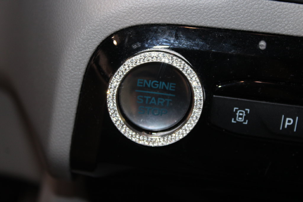 Used 2024 Ford Escape Platinum w/ Premium Technology Package AWD/4WD image 29