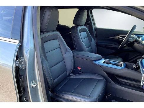 New 2026 Chevrolet Equinox EV LT image 11