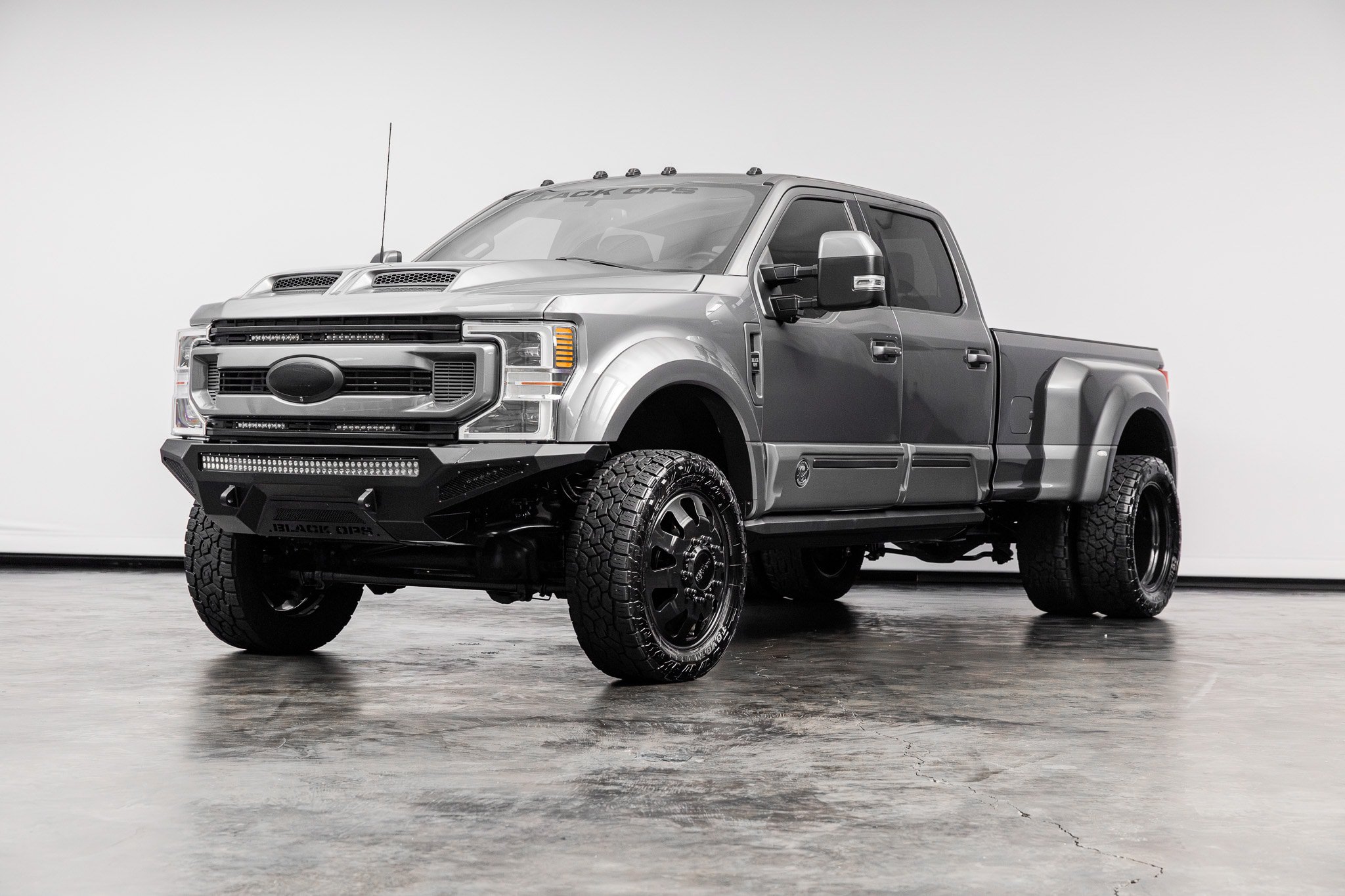 Used 2022 Ford F450 Lariat w/ Lariat Ultimate Package AWD/4WD image 7