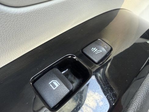 Used 2022 Hyundai Tucson Limited image 12