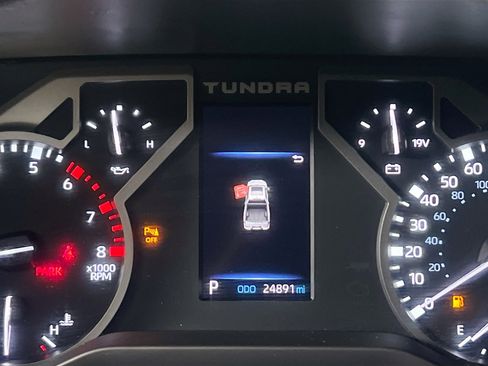 Used 2025 Toyota Tundra SR5 w/ SR5 Convenience Package AWD/4WD image 23