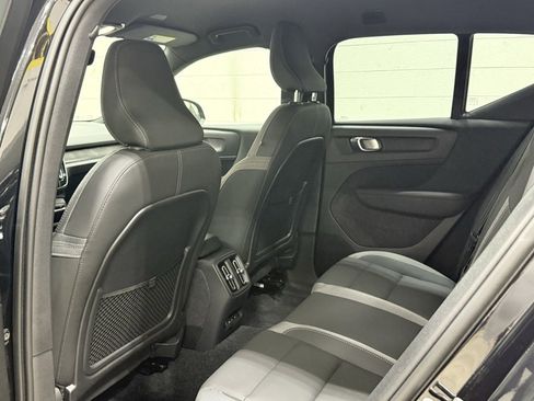 Used 2024 Volvo XC40 Recharge Core w/ Protection Package Premier image 28