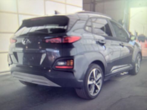 Used 2021 Hyundai Kona Limited w/ Cargo Package FWD image 2
