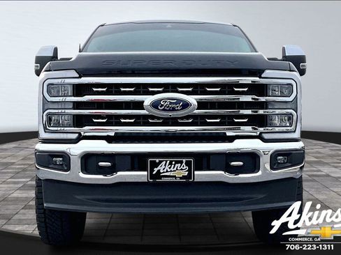 Used 2023 Ford F250 Lariat w/ Chrome Package image 2