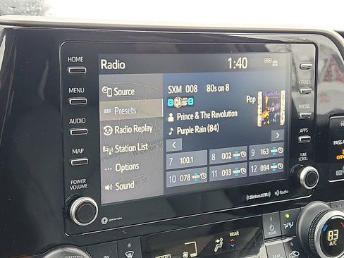 Used 2020 Toyota Highlander XLE image 17