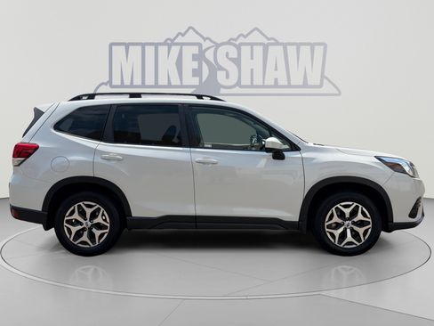 Certified 2023 Subaru Forester Premium AWD/4WD image 6