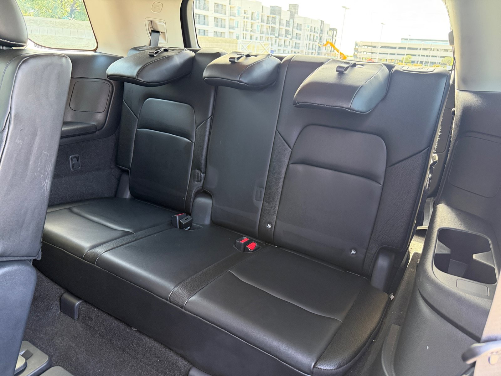 Used 2023 Nissan Pathfinder SL w/ Lighting Package (N92) FWD image 27