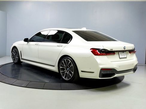 Used 2022 BMW 750i xDrive w/ Executive Package image 5