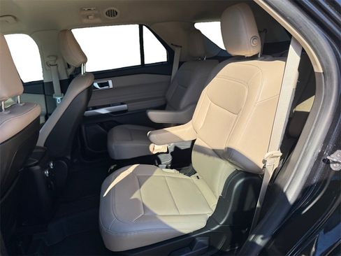 Used 2020 Ford Explorer XLT w/ Equipment Group 202A image 13