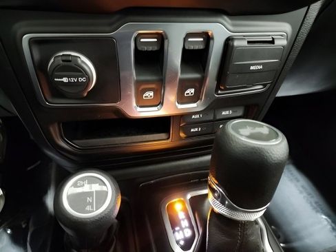 Used 2020 Jeep Wrangler Sport image 29