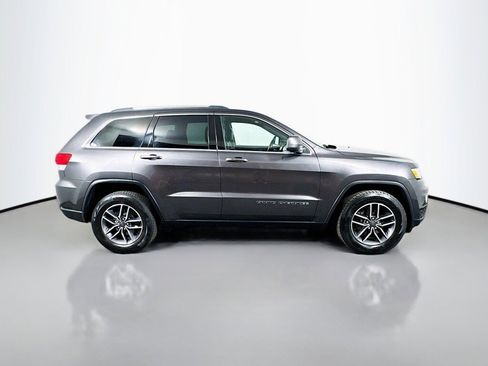 Used 2019 Jeep Grand Cherokee Laredo w/ Laredo X Package RWD image 6