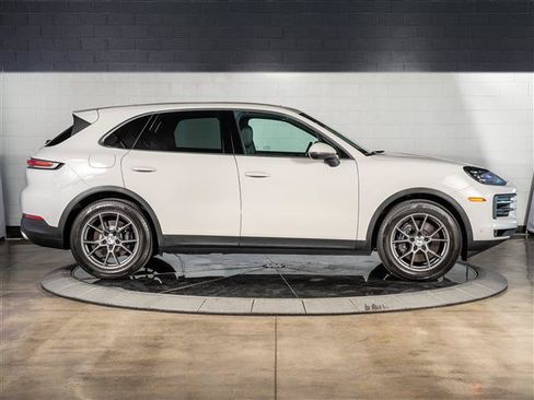 Certified 2026 Porsche Cayenne AWD/4WD image 8