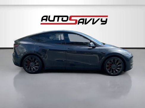 Used 2024 Tesla Model Y Performance AWD/4WD image 8