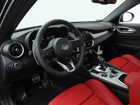 New 2025 Alfa Romeo Giulia w/ Driving Assist Package image 18
