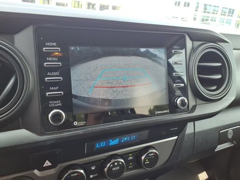 Used 2022 Toyota Tacoma SR AWD/4WD image 18