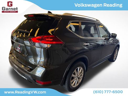 Used 2017 Nissan Rogue SV w/ SV Premium Package image 9