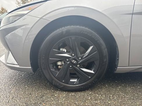 Used 2023 Hyundai Elantra SEL image 6