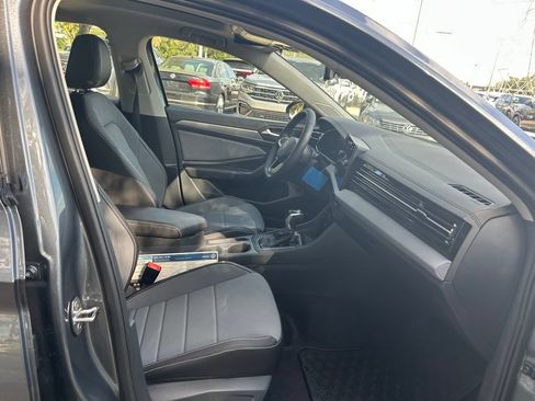 New 2026 Volkswagen Jetta SE FWD image 30