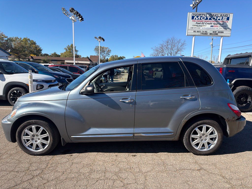 Used 2010 Chrysler PT Cruiser w/ Convenience Group FWD image 8