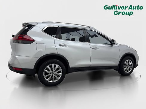 Used 2019 Nissan Rogue S w/ Special Edition Package FWD image 9