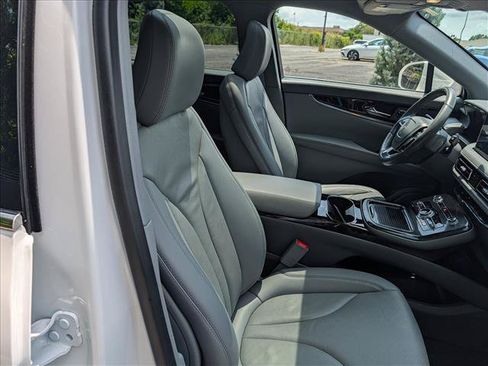 Certified 2023 Lincoln Nautilus Reserve AWD/4WD image 14