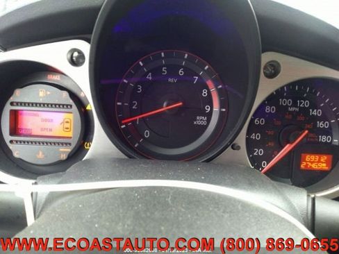 Used 2017 Nissan 370Z Coupe image 8